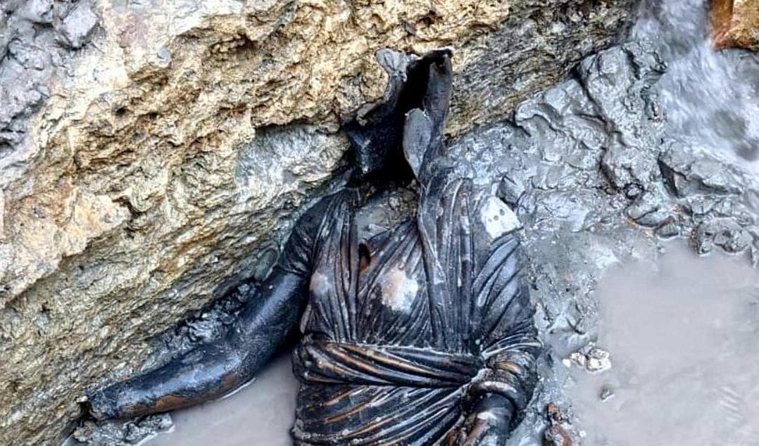 De etruskiska statyerna beskrivs som det viktigaste fyndet av sitt slag de senaste 50 åren i Italien. Foto: AP