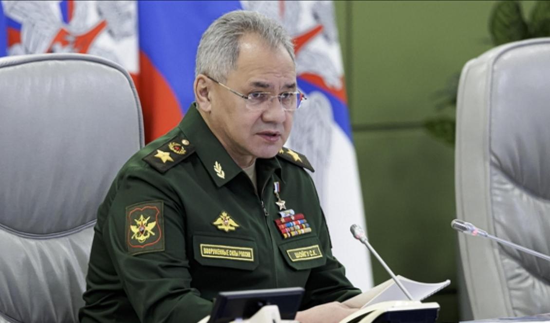 "Inled tillbakadragande av styrkorna", säger Rysslands försvarsminister Sergej Sjojgu i ett tv-sänt möte. Arkivbild. Foto: Ryska försvarsdepartementet via AP/TT