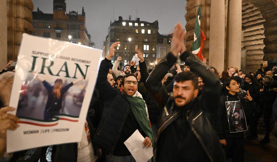 
Stödprotester i Stockholm för de regimkritiska demonstrationerna i Iran. Foto: Jessica Gow/TT                                            