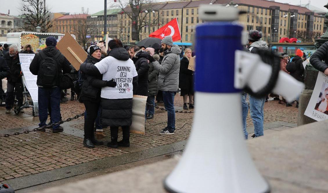 Demonstration mot socialtjänsten i Göteborg i februari i år. Arkivbild. Foto: Adam Ihse/TT