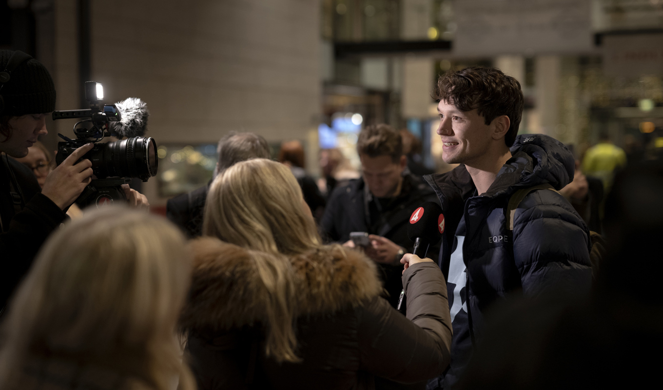 Årets vinnare av SvD:s bragdguld Nils van der Poel möter medier och fans i Göteborg. Foto: Björn Larsson Rosvall/TT