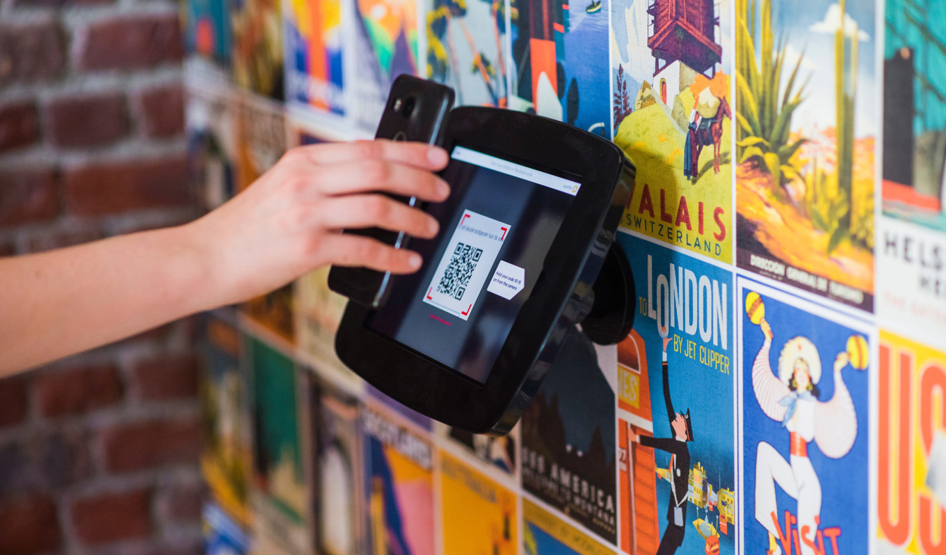 Digitala tjänster har kommit att ersätta den personliga servicen på många håll. Foto: Unsplash