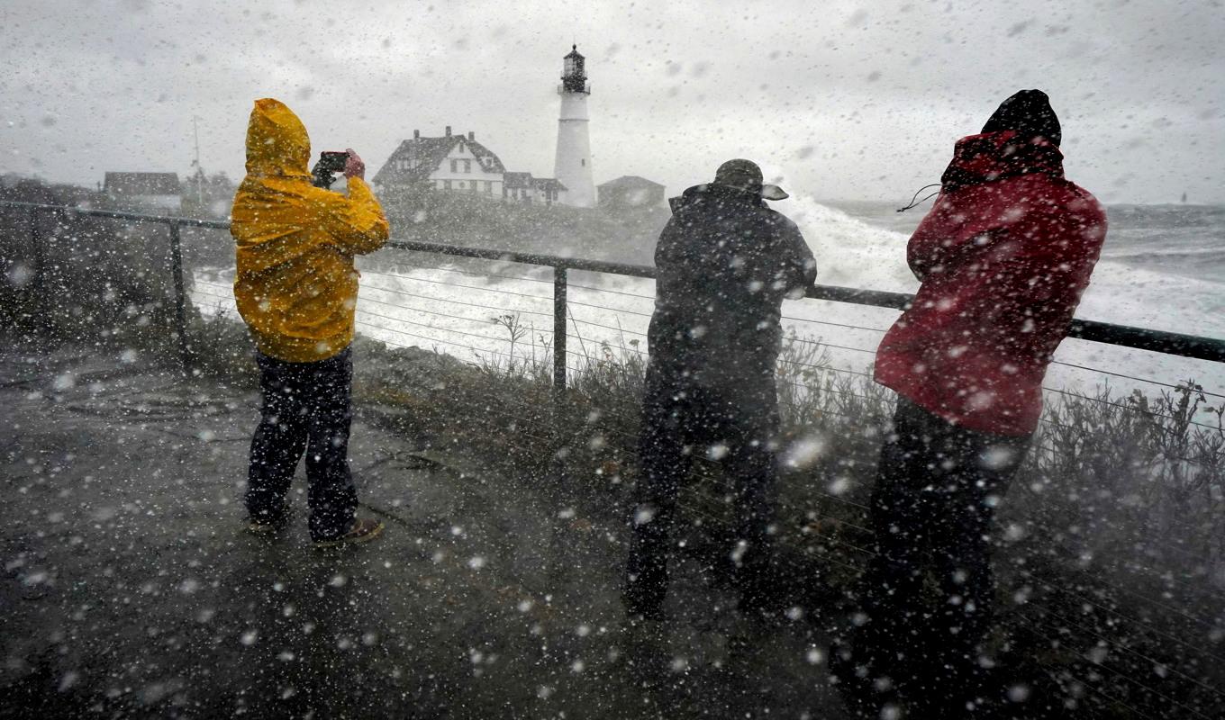 Ett kraftfullt vinteroväder härjar i stora delar av USA. Foto: Robert F. Bukaty/AP/TT