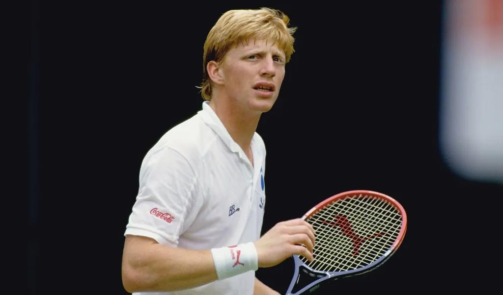 En ung Boris Becker ser koncentrerad ut under en tennismatch under Wimbledon 1987. Vid den här tidpunkten red tysken på en enorm framgångsvåg. Foto: Chris Cole/Getty Images