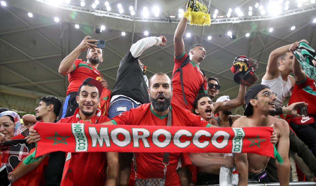 Marockanska fans jublar efter landslagets seger över Portugal i kvartsfinalen i fotbolls-VM.  Foto: Francois Nel/Getty Images
