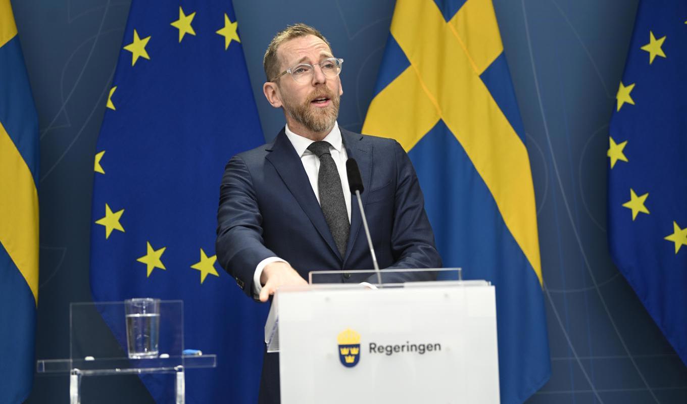 Socialminister Jakob Forssmed (KD) under pressträff med anledning av smittspridningen av covid-19 i Kina. Foto: Fredrik Sandberg/TT