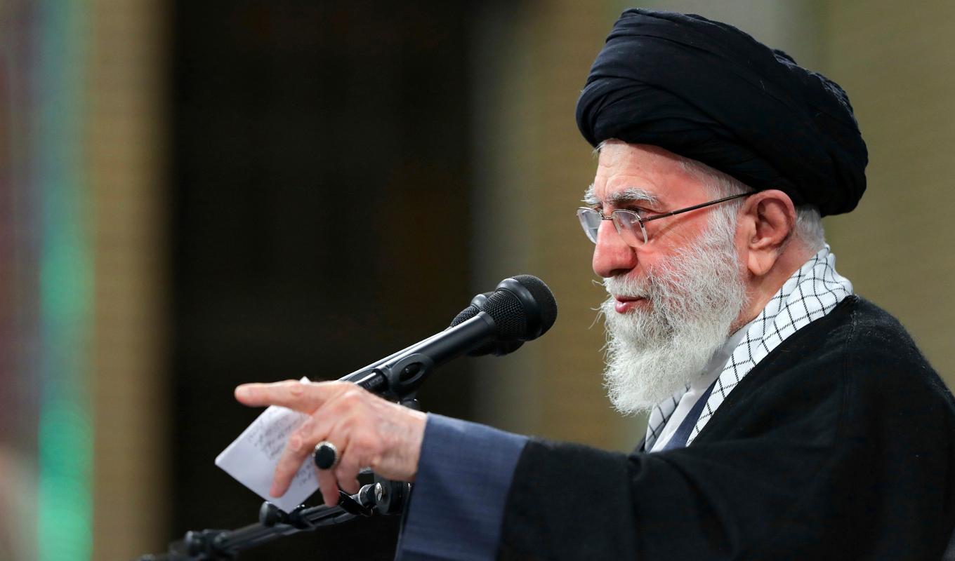 Irans högste ledare, ayatolla Ali Khamenei, krävde i ett tal i går hårda tag mot demonstranter. Arkivbild. Foto: Ayatollans kansli via AP/TT