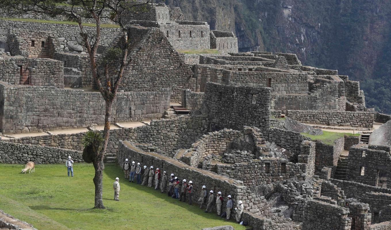 Inkastaden och världsarvet Machu Picchu stängdes på lördagen och hundratals turister evakuerades. Arkivbild. Foto: Martin Mejia/AP/TT