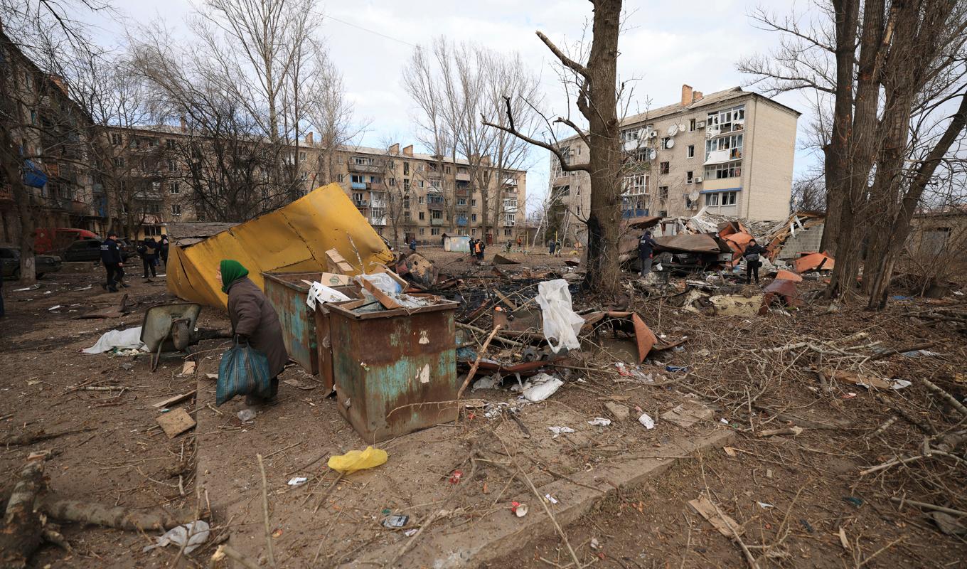 Det bostadsområde i Konstantynivka som attackerades på lördagen. Foto: Andriy Dubchak/AP/TT