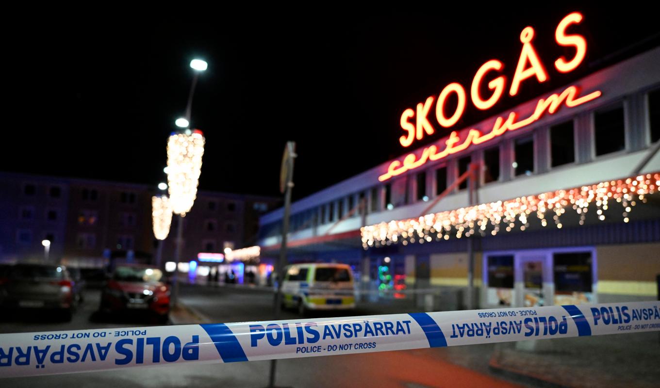 En tonårspojke sköts ihjäl i Skogås söder om Stockholm. Foto: Jessica Gow/TT