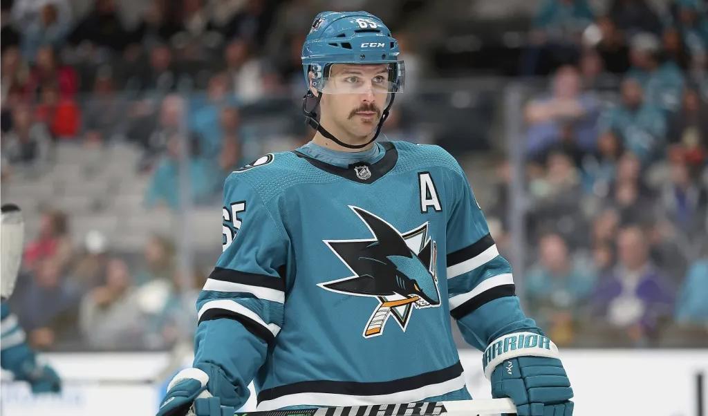 Erik Karlsson (San Jose Sharks) är en av två svenskar som kommer spela NHL All-Star Game 2023. Linus Ullmark (Boston Bruins) är den andre.Foto: Ezra Shaw/Getty Images