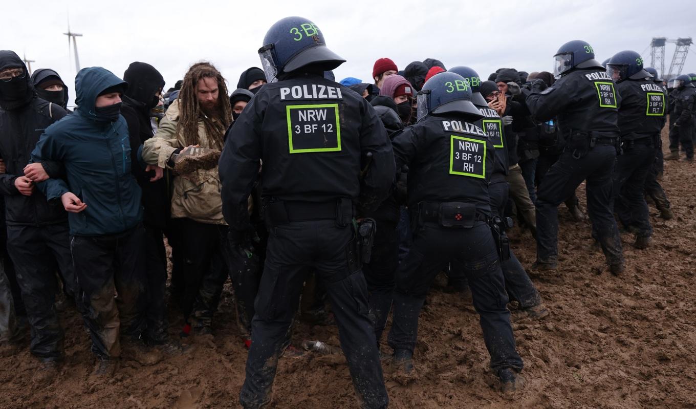 Klimataktivister samlades i Lützerath i västra Tyskland på lördagen den 14 januari 2023. Sammandrabbningar uppstod mellan polis och demonstranter. Foto: Sean Gallup/Getty Images