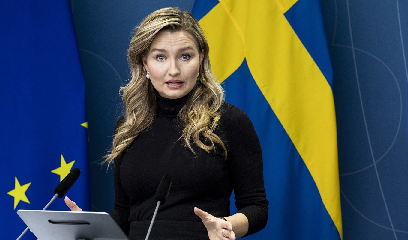 Energi- och näringsminister Ebba Busch (KD) meddelar under torsdagen att EU-kommissionen har gett sitt godkännande till regeringens avsedda stöd till elintensiva företag i landet. Foto: Ninni Andersson/Regeringskansliet