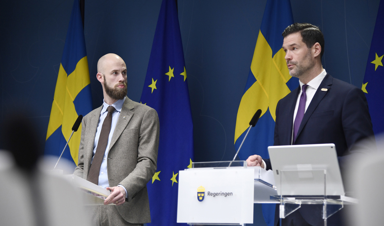 Minister för civilt försvar Carl-Oskar Bohlin och biståndsminister Johan Forssell vid tisdagens pressträff om Sveriges stöd till Turkiet och Syrien efter jordskalven. Foto: Lars Schröder/TT