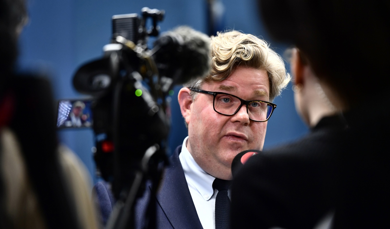Justitieminister Gunnar Strömmer (M) säger att våldsvågen i Stockholmsområdet inte har brutits. Men mobiliseringen av polisresurser har ändå gett effekt, säger han. Foto: Caisa Rasmussen/TT