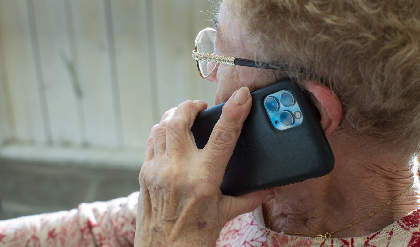 Bedrägerier riktas särskilt mot äldre som förmås flytta pengar. Arkivbild. Foto: Martina Holmberg/TT