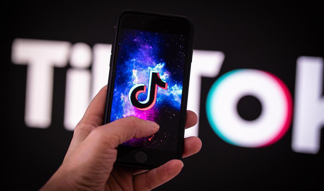 EU-parlament har valt att förbjuda Tiktok från personalens telefoner. Foto: Sofia Drevemo