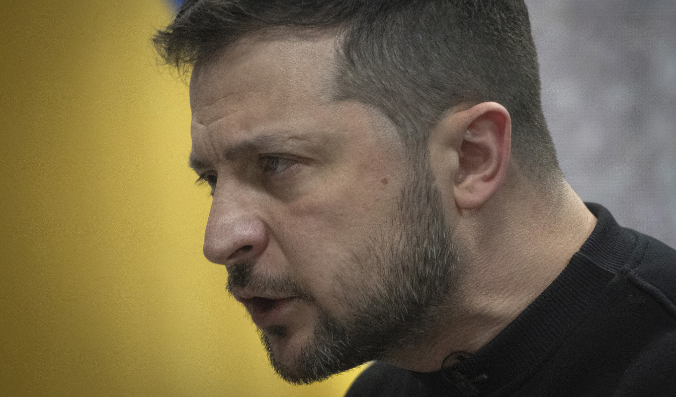 Ukrainas president Volodymyr Zelenskyj säger att de ryska soldater som enligt en video avrättar en ukrainsk krigsfånge ska hittas. Arkivbild. Foto: Efrem Lukatsky/AP/TT