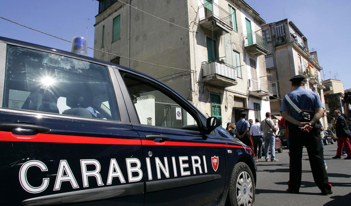 Polis slår till mot en medlem av maffiagruppen Camorra i Neapel. Arkivbild. Foto: Salvatore La Porta/AP/TT