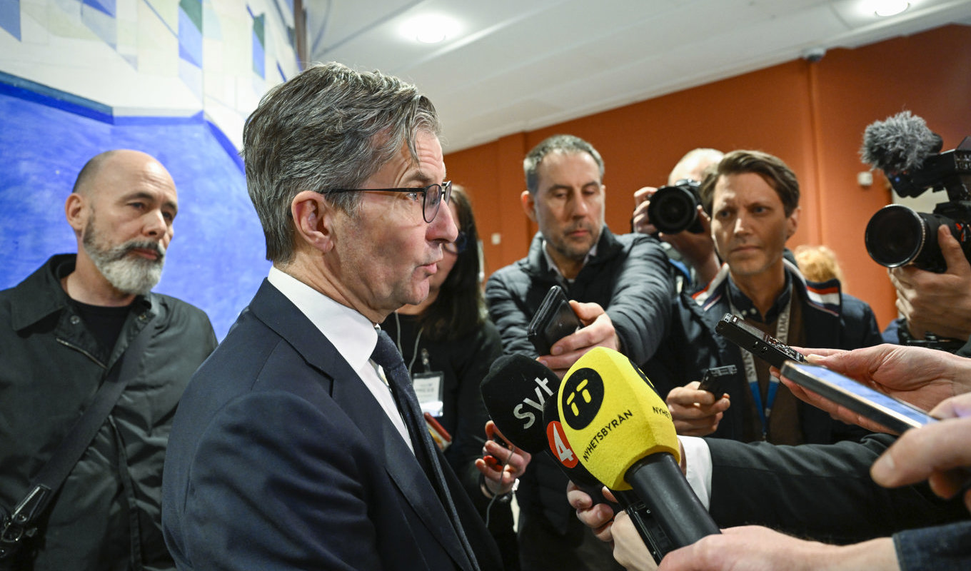 Riksbankschef Erik Thedéen efter finansutskottets sammanträde. Foto: Fredrik Sandberg/TT