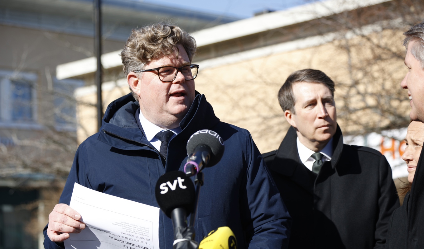 Justitieminister Gunnar Strömmer (M) tillsammans med ordföranden i justitieutskottet Richard Jomshof (SD). Foto: Robin Bäckman / TT