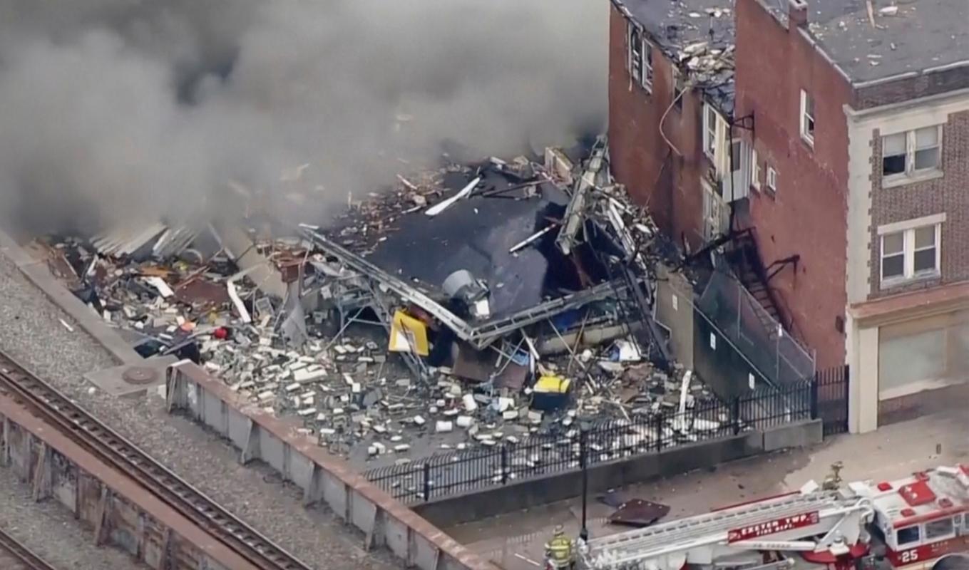 Byggnaden kollapsade i explosionen. Foto: WPVI-TV/6ABC/AP/TT
