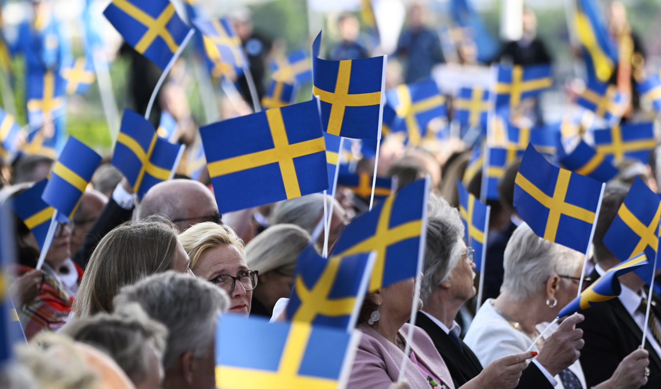 Svenska flaggor under det traditionsenliga nationaldagsfirandet på Skansen 2022. Arkivfoto. Foto: Henrik Montgomery/TT
