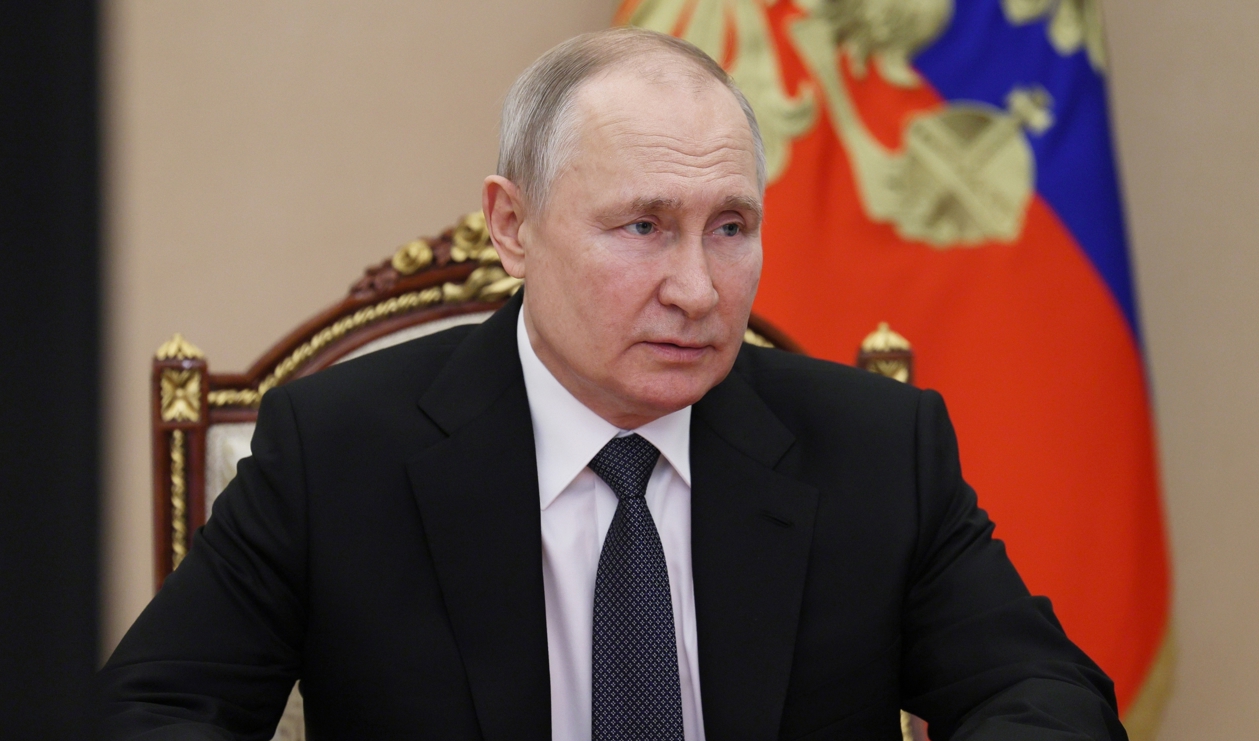 Rysslands president Vladimir Putin har skrivit under en lag som gör det nästintill omöjligt för ryska medborgare att ignorera inkallelser till militärtjänstgöring. Foto: Aleksey Babushkin/Sputnik/AP/TT