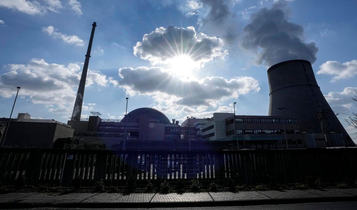 Kärnkraftverket Emsland i norra Tyskland är ett av de tre sista i landet och stängs på lördagen. Arkivbild. Foto: Martin Meissner/AP/TT