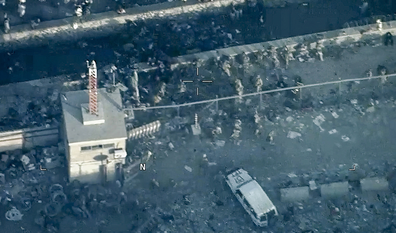 Bilden visar flygplatsentrén efter självmordsattacken, som dödade omkring 170 afghaner och 13 amerikanska soldater. Arkivbild. Foto: AP/TT