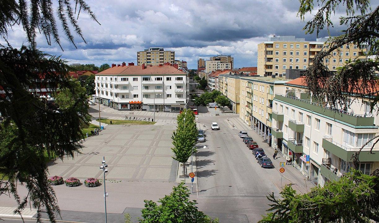 En man i Eskilstuna anmäls för bidragsbrott, efter att ha ansökt om försörjningsstöd med dubbla identiteter i fem års tid. Foto: Nollnolltre (CC BY-SA 4.0)