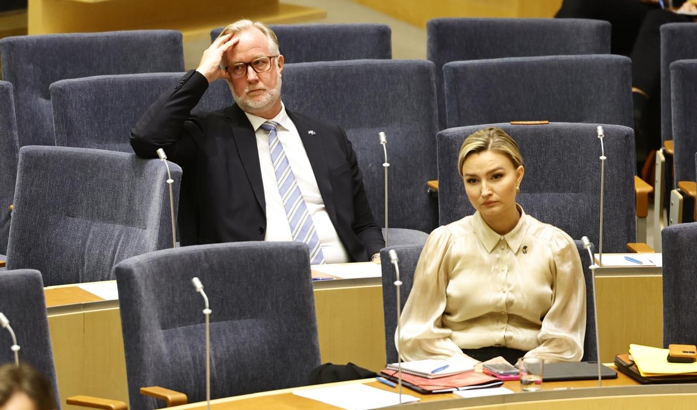 Kristdemokraternas partiledare Ebba Busch (KD) och i Liberalernas partiledare Johan Pehrson (L) har en del att grubbla på. Arkivbild. Foto: Stefan Jerrevång / TT