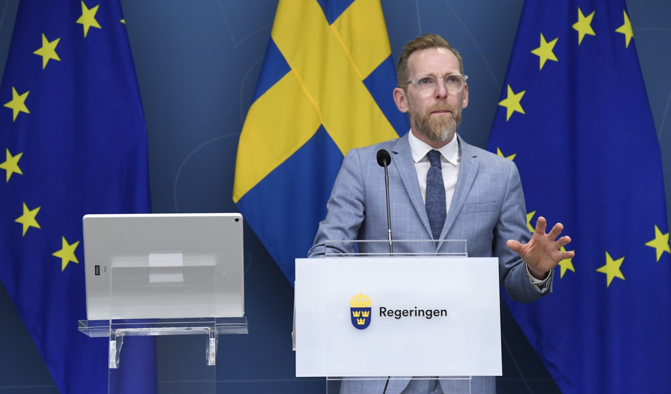 Regeringen ger Folkhälsomyndigheten i uppdrag att ta fram rekommendationer om digital medieanvändning hos barn och unga, berättar socialminister Jakob Forssmed. Foto: Marko Säävälä/TT