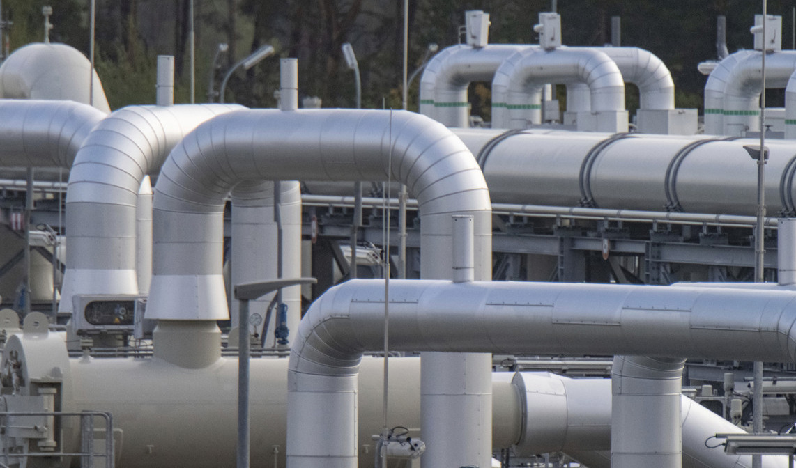 EU vill med nya sanktioner stoppa Putinregeringen från att finansiera Ukrainakriget genom att återuppta strypt naturgasexport via ledningar till Europa. Arkivbild Foto: Stefan Sauer AP/TT