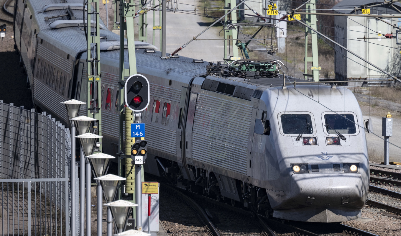 Cirka 90 procent av persontågen nådde sin slutstation i tid i april. Arkivbild. Foto: Johan Nilsson/TT