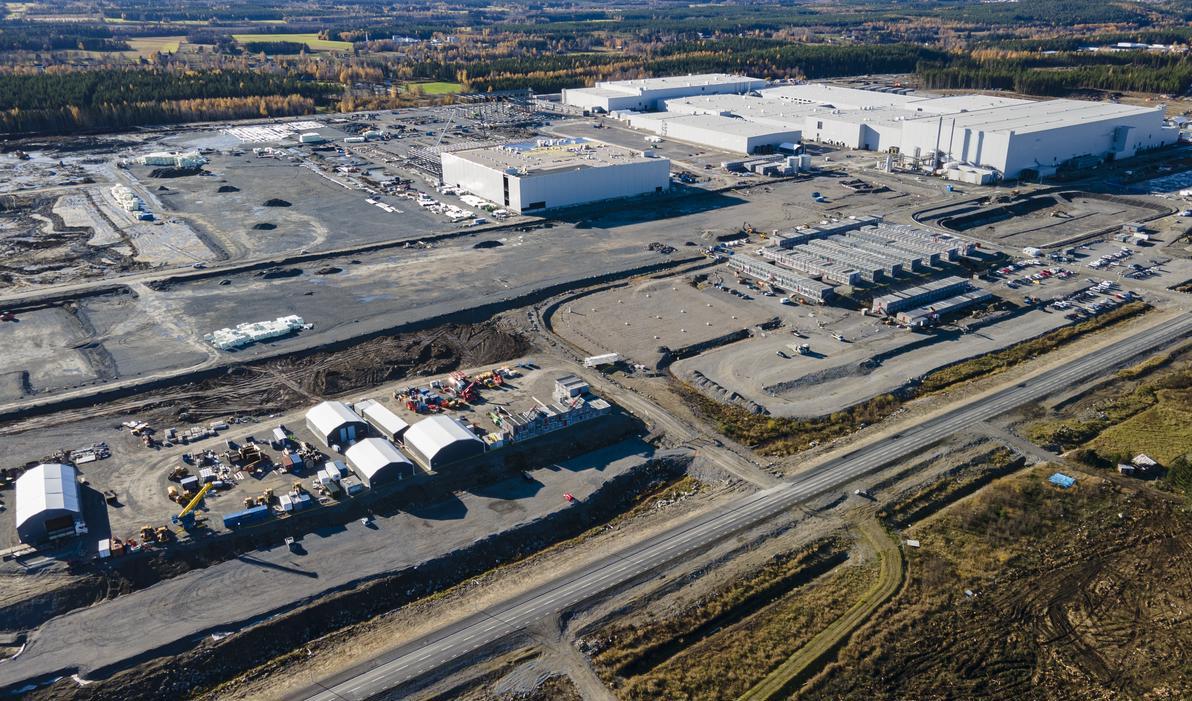 Northvolts fabrik i Skellefteå tillverkar litiumjonbatterier för elbilar och för lagring av energi, som det lär bli större efterfrågan på i framtiden. Foto: Spisen / CC BY-SA 4.0