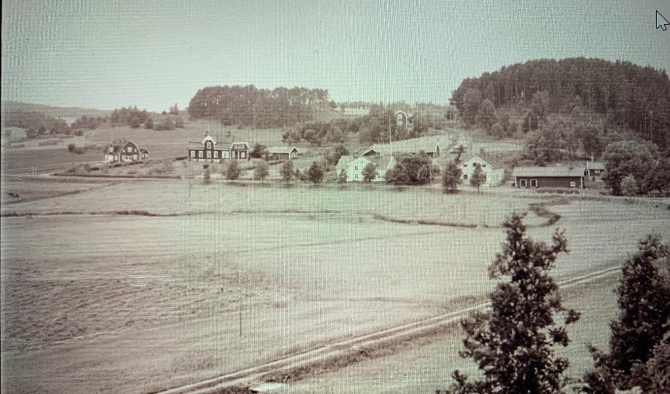 Sörmländskt landskap fotat någon gång på 1920 eller 1930-talet. Foto: Sörmlands museum