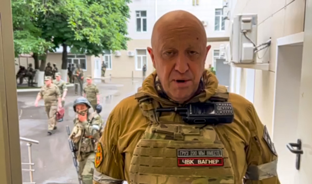 Wagnerstyrkor har intagit det militära högkvarteret i den ryska staden Rostov-na-Donu, enligt den paramilitära gruppens ledare Jevgenij Prigozjin. Foto: Wagner/handout/AP/TT