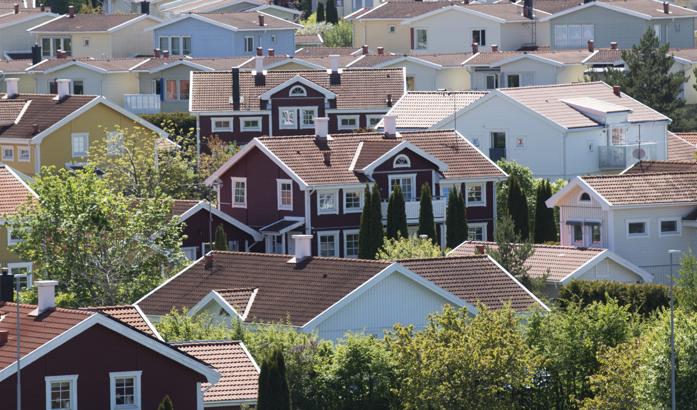 Huspriserna föll i fyra av sex regioner. Arkivbild. Foto: Fredrik Sandberg/TT
