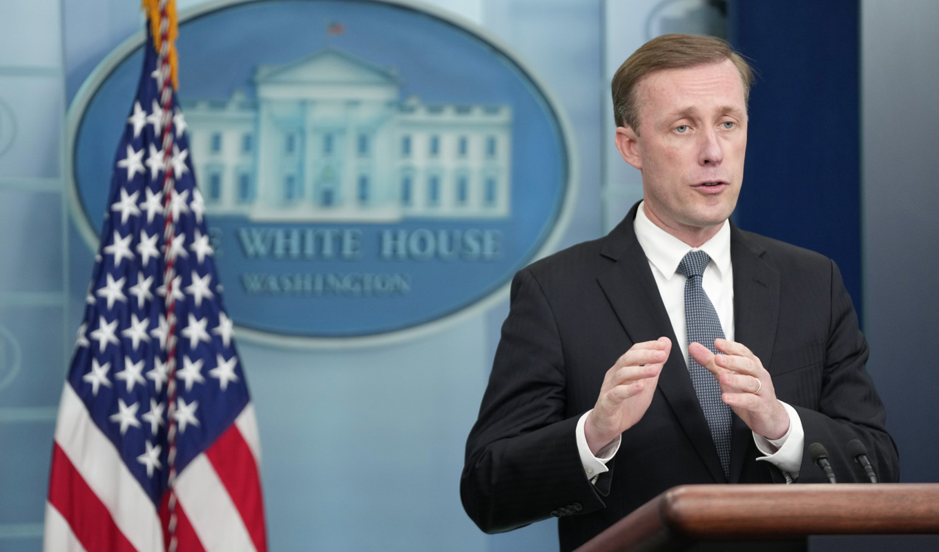 USA:s nationella säkerhetsrådgivare Jake Sullivan säger att det är "rätt" att skicka klusterbomber till Ukraina. Foto: Patrick Semansky/AP/TT