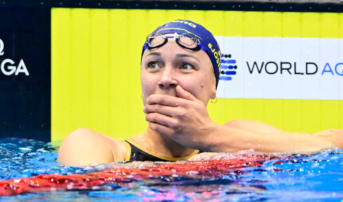 Sarah Sjöström satte nytt världsrekord på 50 meter fritt kort efter att ha vunnit VM-guld på 50 meter fjäril. Foto: Jonas Ekströmer/TT