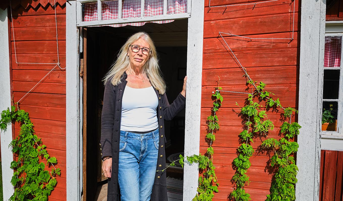 Linda Styf, vissångerska och författare, är en av guiderna vid Luossastugan under somrarna. Foto: Johan Landquist Luxemburg