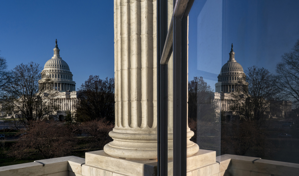 Kapitolium fotograferad från den aktuella byggnaden Russell Senate Office Building. Foto: J Scott Applewhite/AP/TT