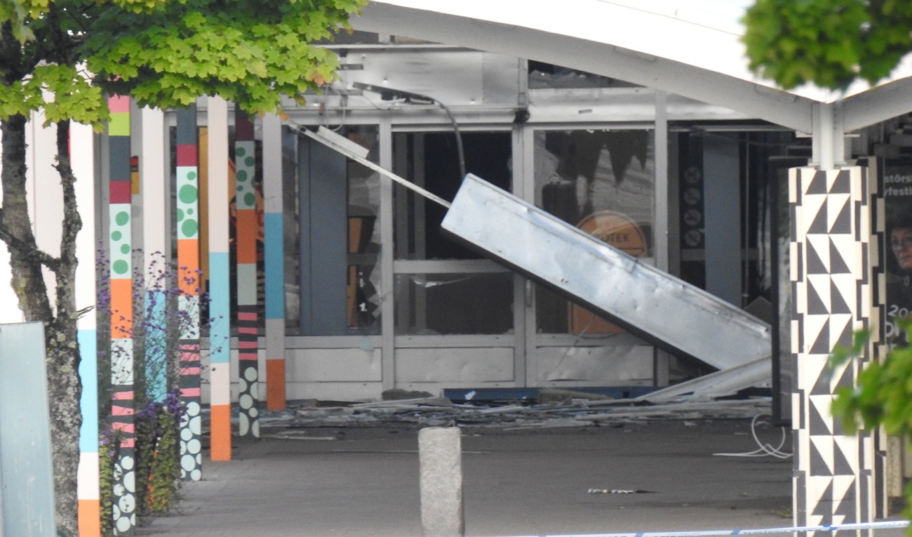 En kraftig detonation inträffade i en restaurang i stadsdelen Skäggetorp i Linköping under natten till måndagen. Foto: Pontus Stenberg/TT