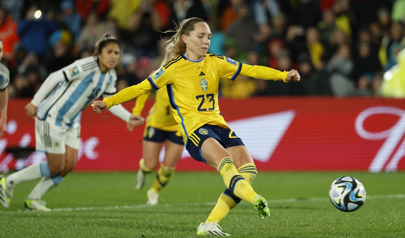 Elin Rubensson gjorde 2–0 på straff i gruppspelsmatchen mellan Sverige och Argentina på Waikato stadium. Arkivbild. Foto: Christine Olsson/TT