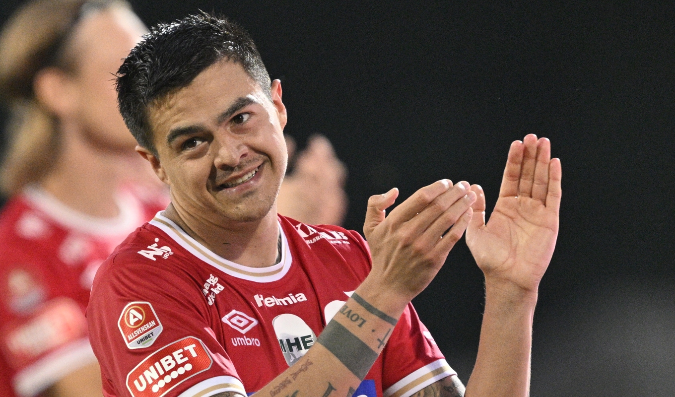 Degerfors Diego Campos jublar efter sitt sena segermål. Foto: Mikael Fritzon/TT