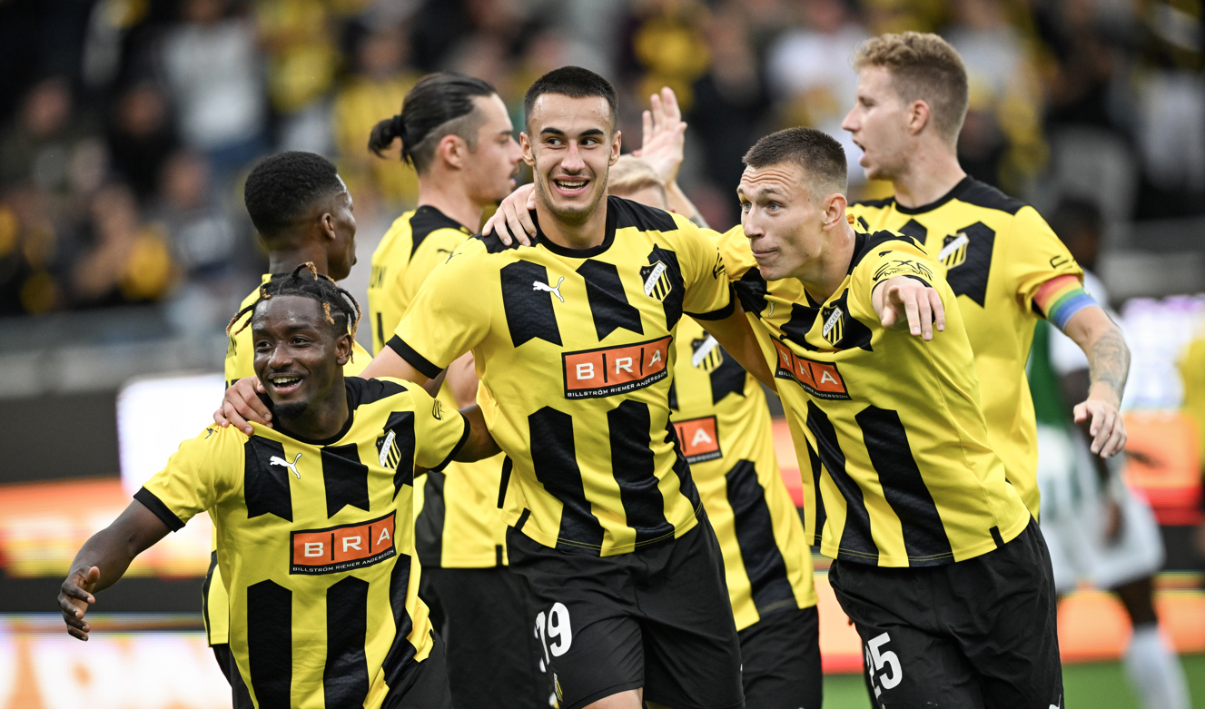 Häcken jublar i segermatchen mot Zalgiris Vilnius. Foto: Björn Larsson Rosvall/TT