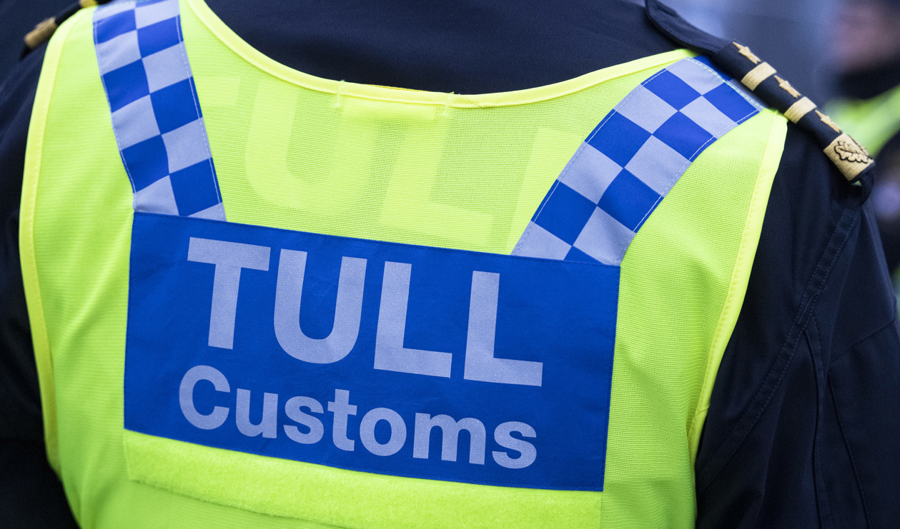 Upphängda kavajer fattade misstankar hos en tullinspektör. Arkivbild. Foto: Johan Nilsson/TT