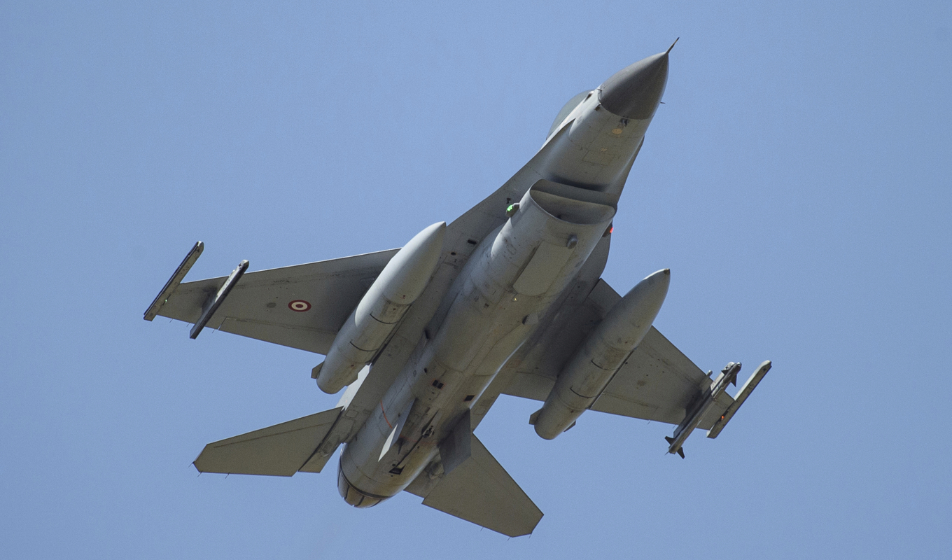 Ett stridsplan av typen F16. Arkivbild. Foto: Gregor Fischer/AP/TT