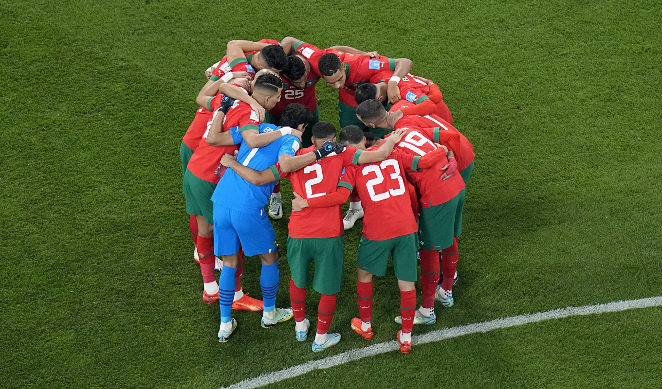 Marockos VM-lag inför bronsmatchen mot Kroatien, som man förlorade. Nu blir det ingen match mot Liberia på grund av jordbävningen. Foto: Pavel Golovkin/AP/TT